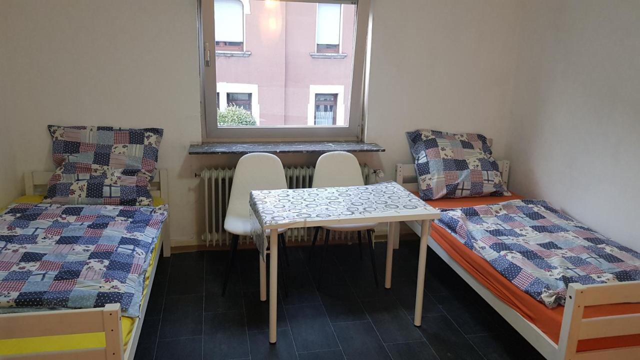 סארברוקן Handwerker Unterkunft Monteurzimmer Mit Gemeinschaftsbad In Brebach מראה חיצוני תמונה