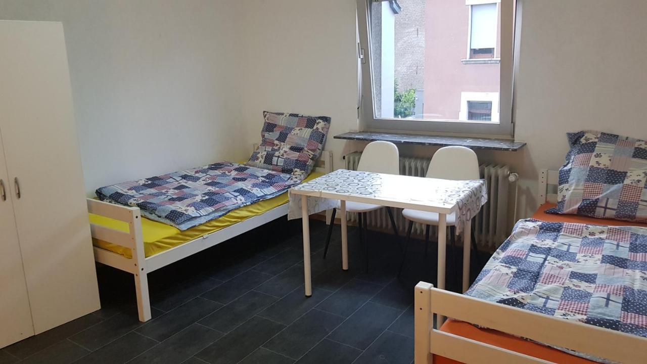 סארברוקן Handwerker Unterkunft Monteurzimmer Mit Gemeinschaftsbad In Brebach מראה חיצוני תמונה