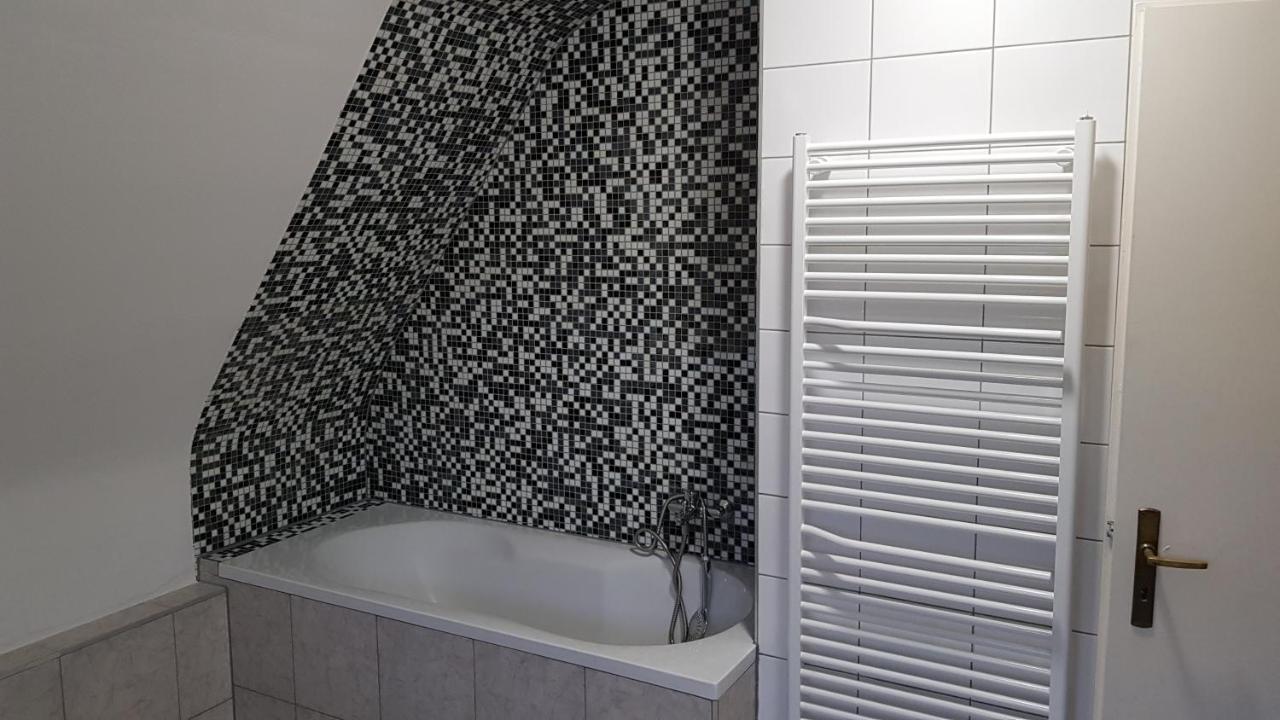 סארברוקן Handwerker Unterkunft Monteurzimmer Mit Gemeinschaftsbad In Brebach מראה חיצוני תמונה